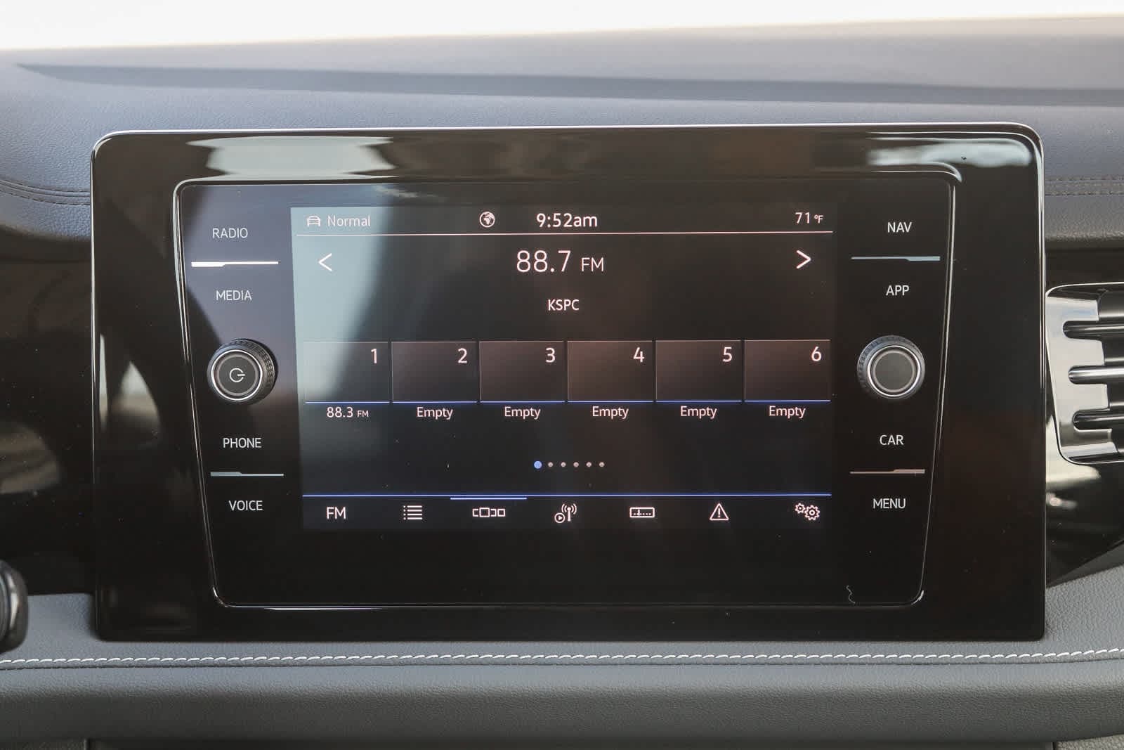 Thumbnail: 2025 Volkswagen Jetta - 15