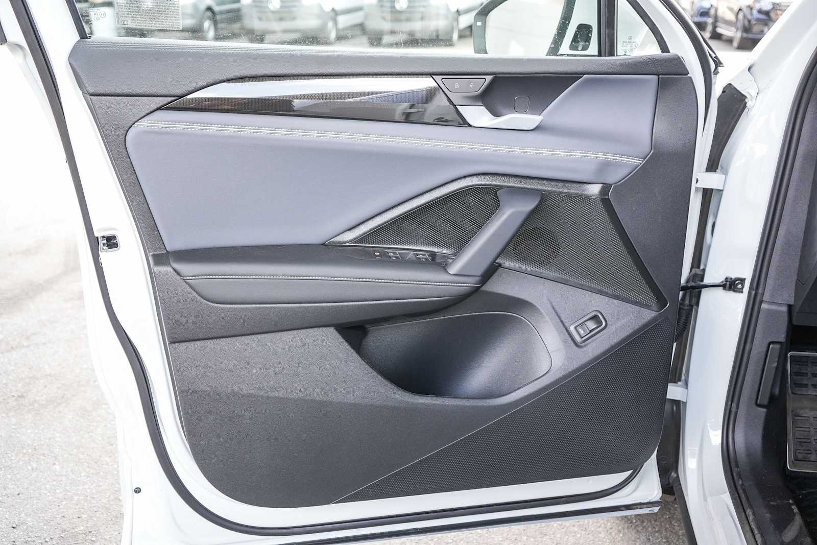 Thumbnail: 2026 Volkswagen Tiguan - 23