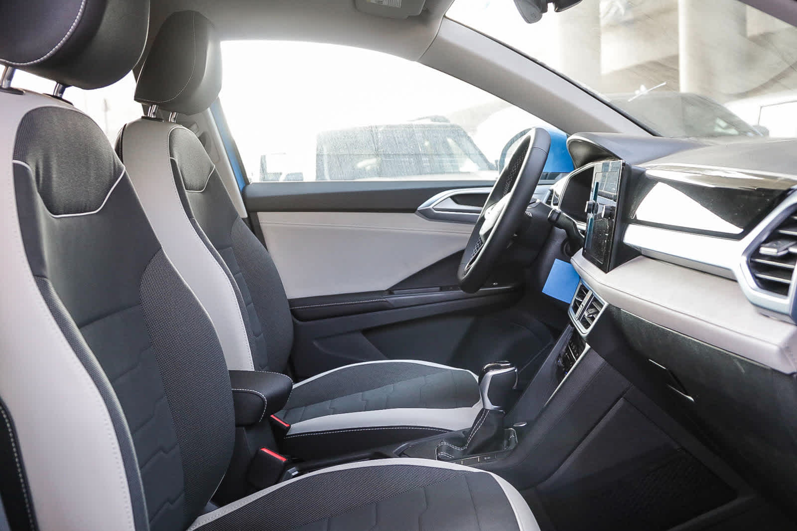 Thumbnail: 2025 Volkswagen Taos - 16