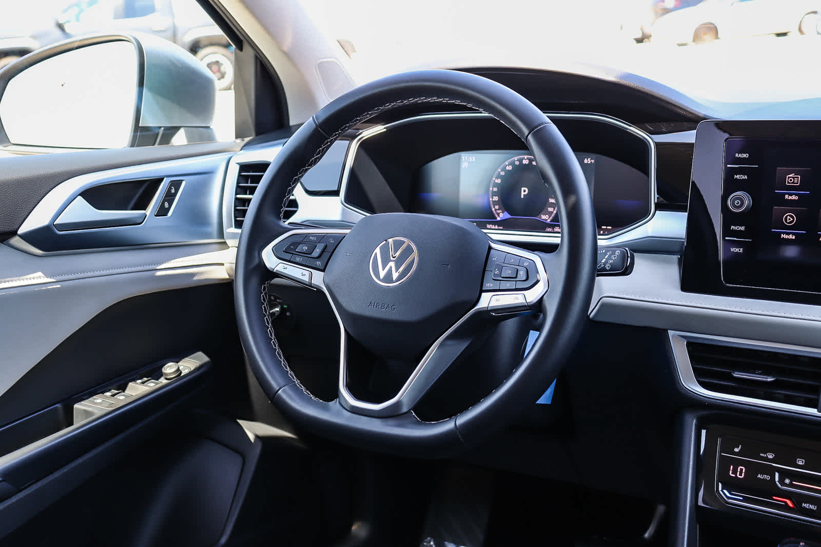 Thumbnail: 2025 Volkswagen Taos - 16