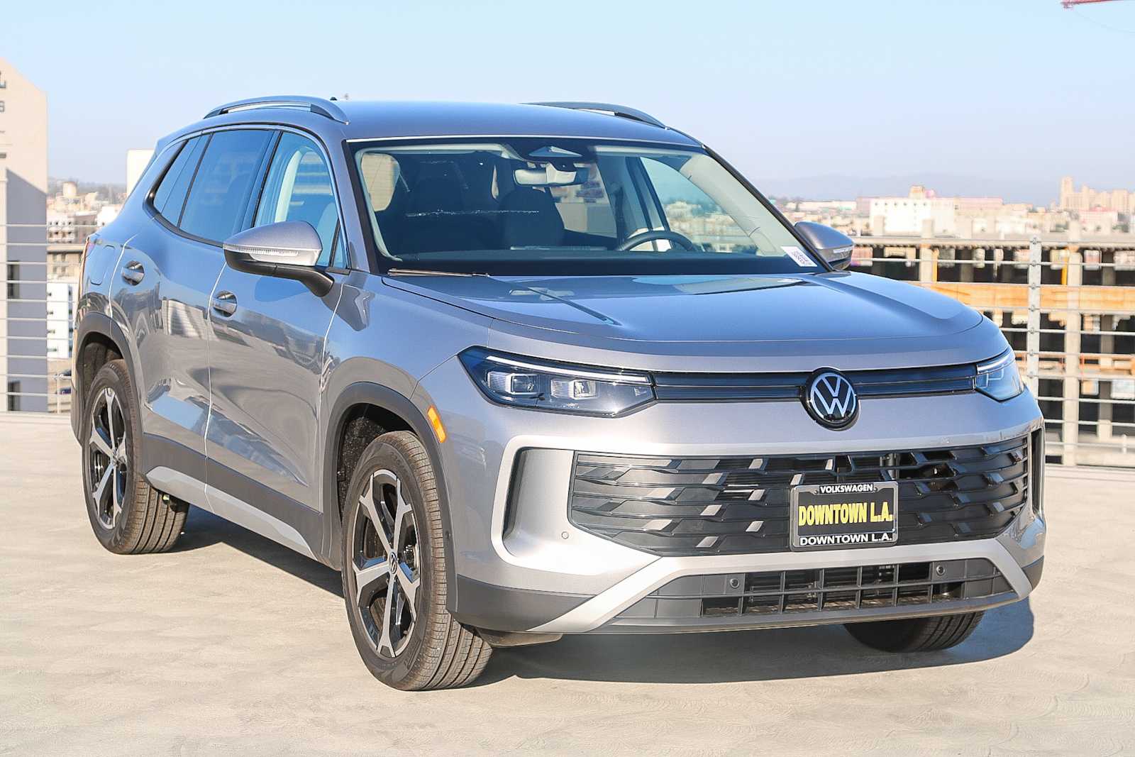 Thumbnail: 2025 Volkswagen Tiguan - 3