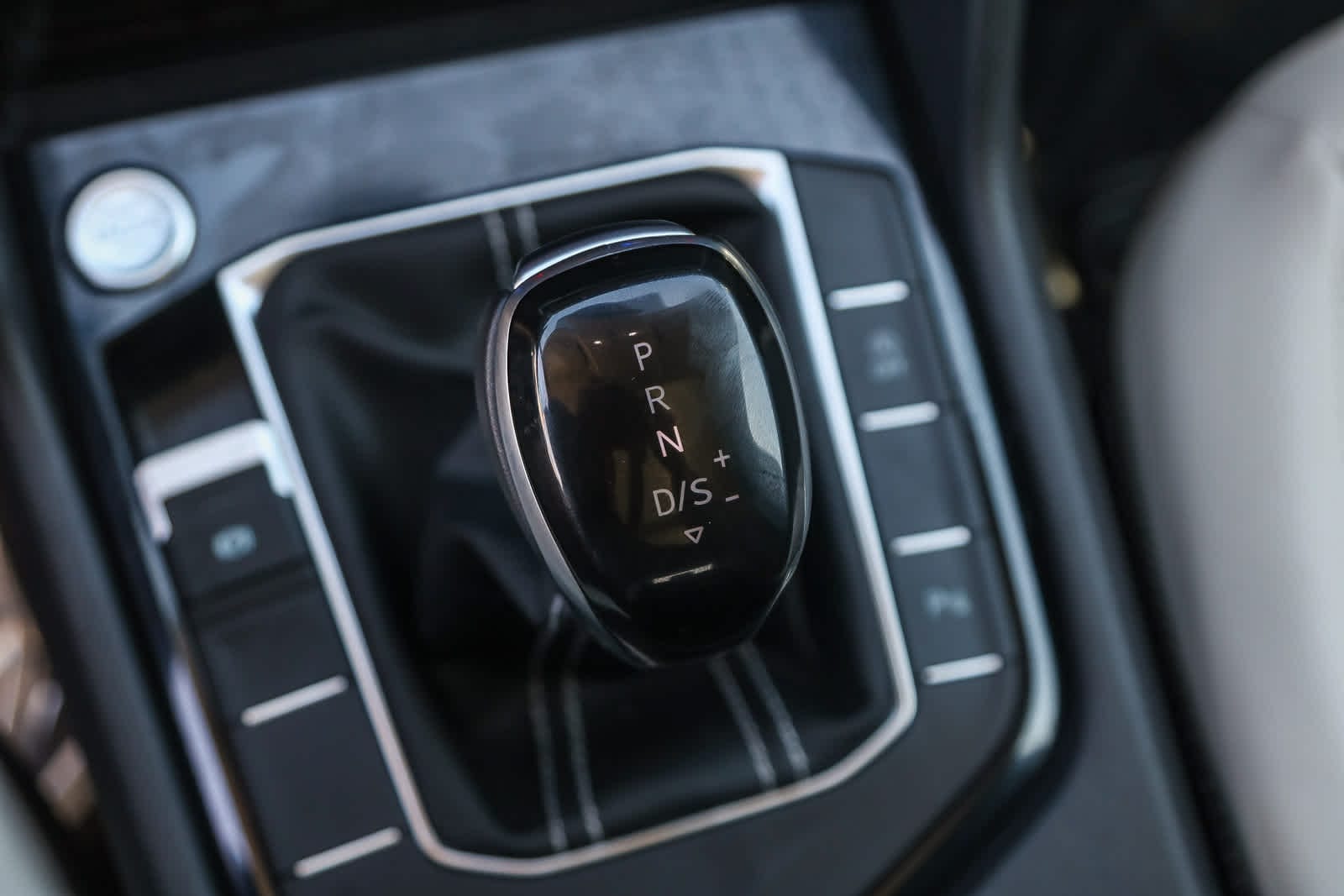 Thumbnail: 2025 Volkswagen Taos - 21