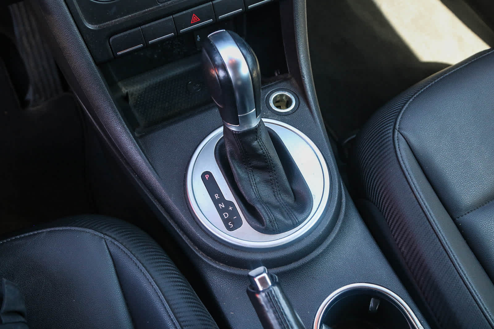 Thumbnail: 2016 Volkswagen Beetle - 24