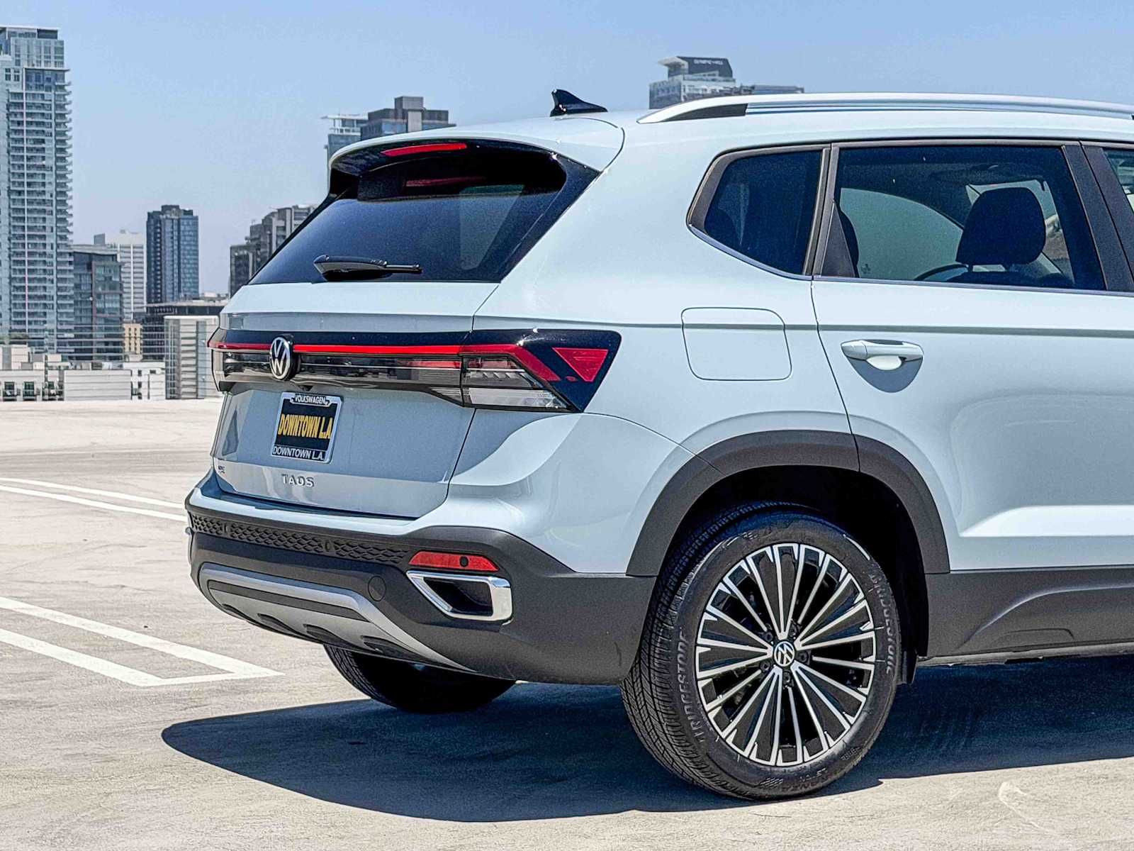 Thumbnail: 2026 Volkswagen Taos - 9