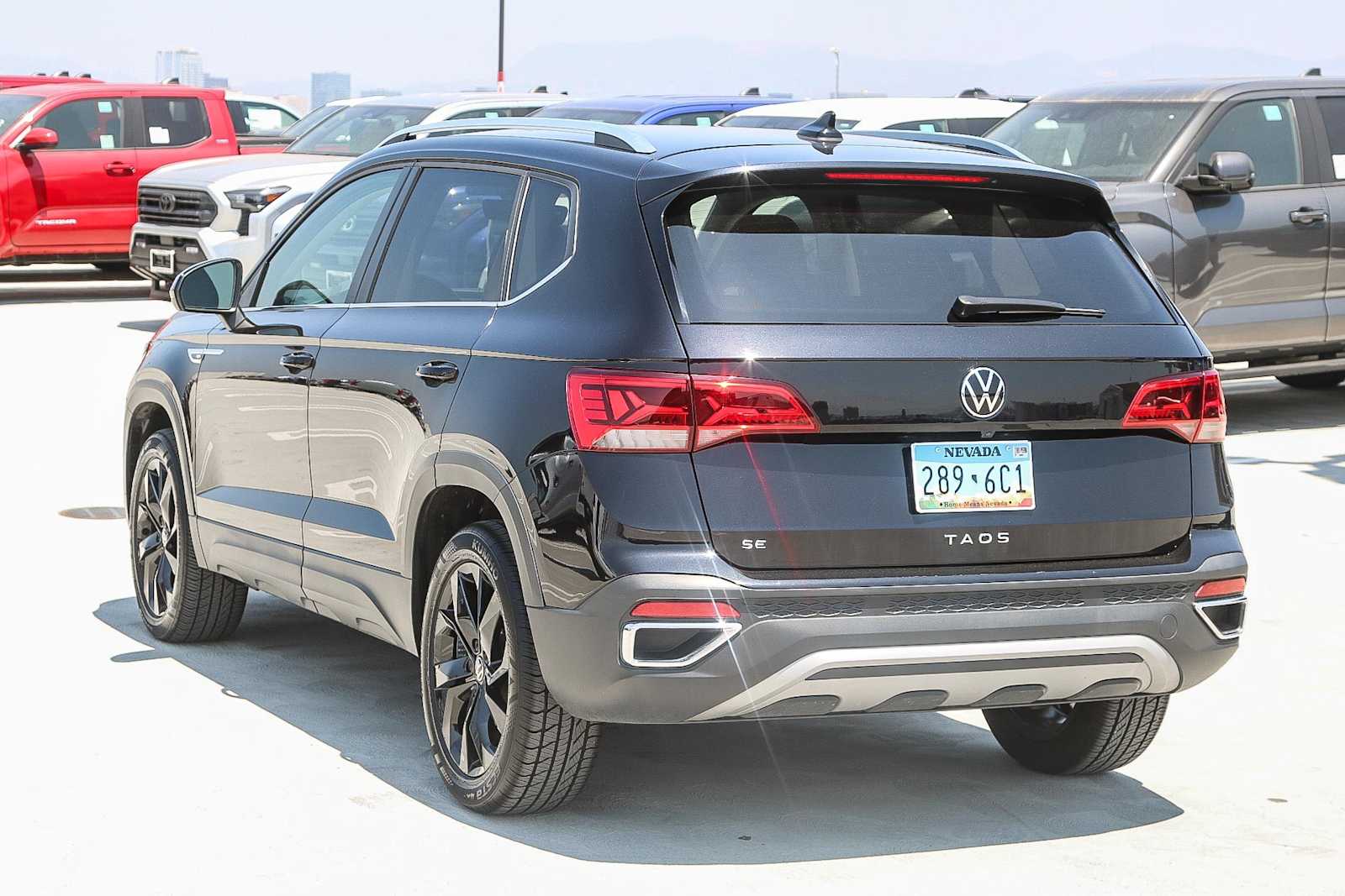 Thumbnail: 2022 Volkswagen Taos - 8