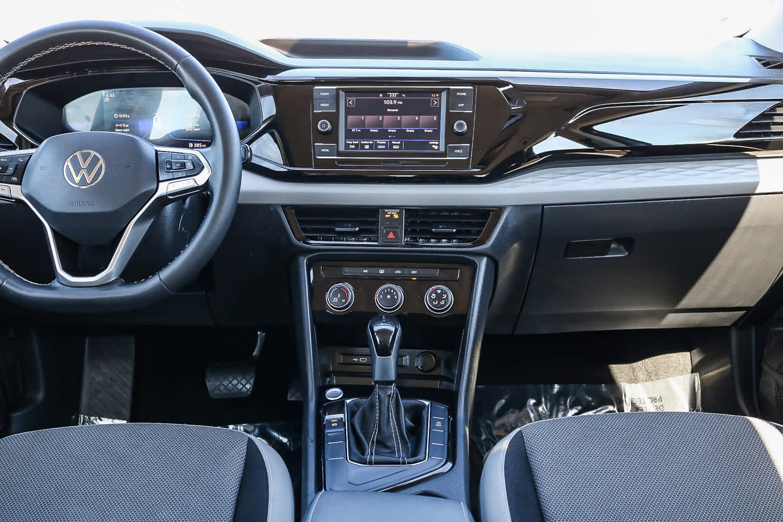 Thumbnail: 2024 Volkswagen Taos - 13