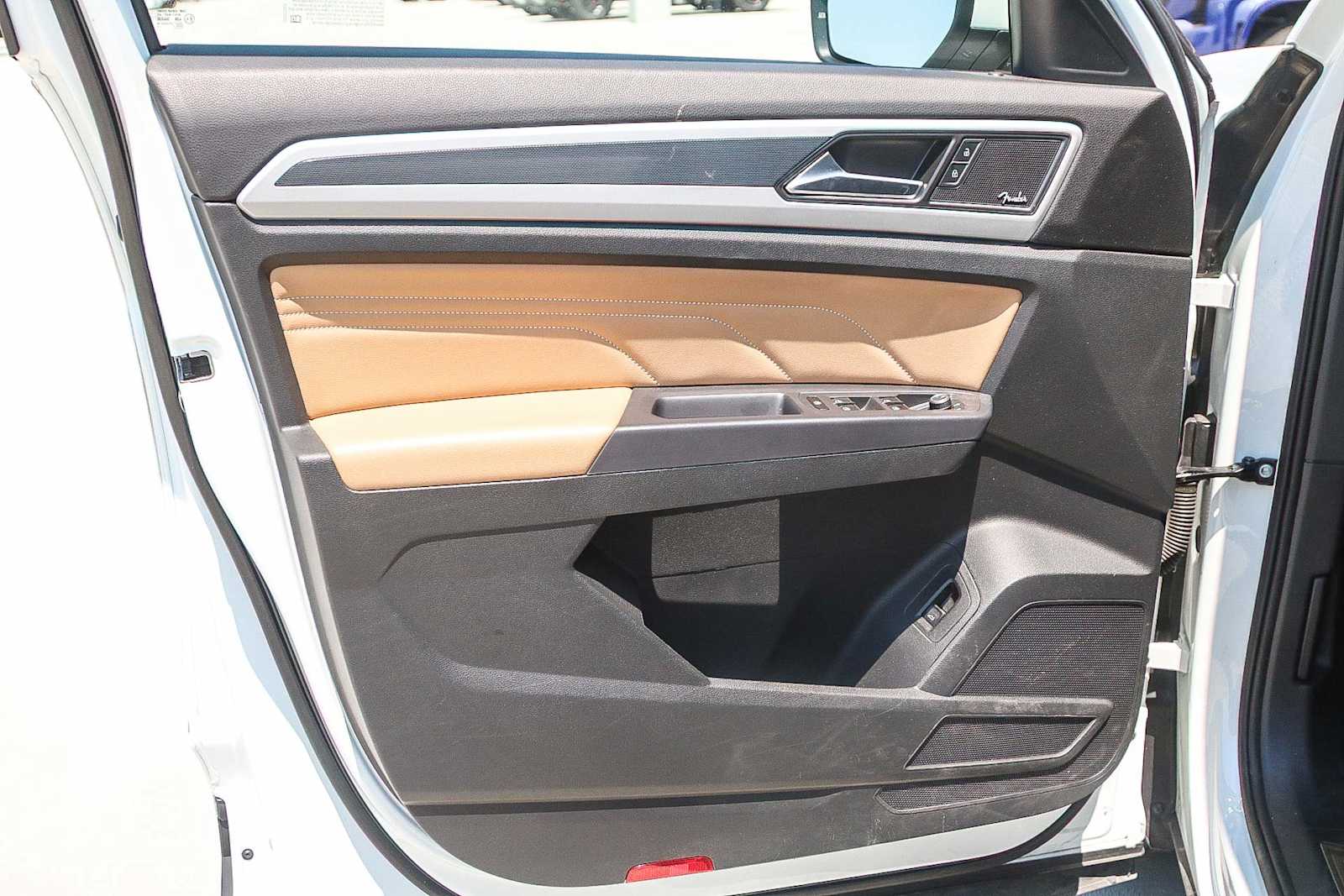 Thumbnail: 2021 Volkswagen Atlas - 23