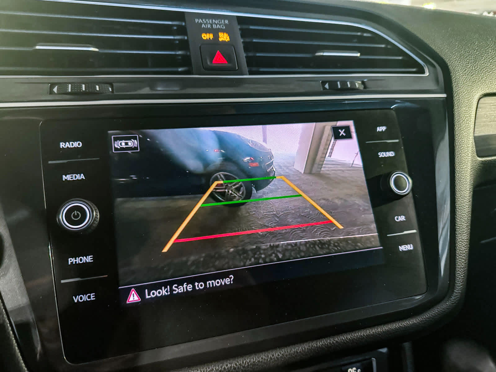 Thumbnail: 2021 Volkswagen Tiguan - 21