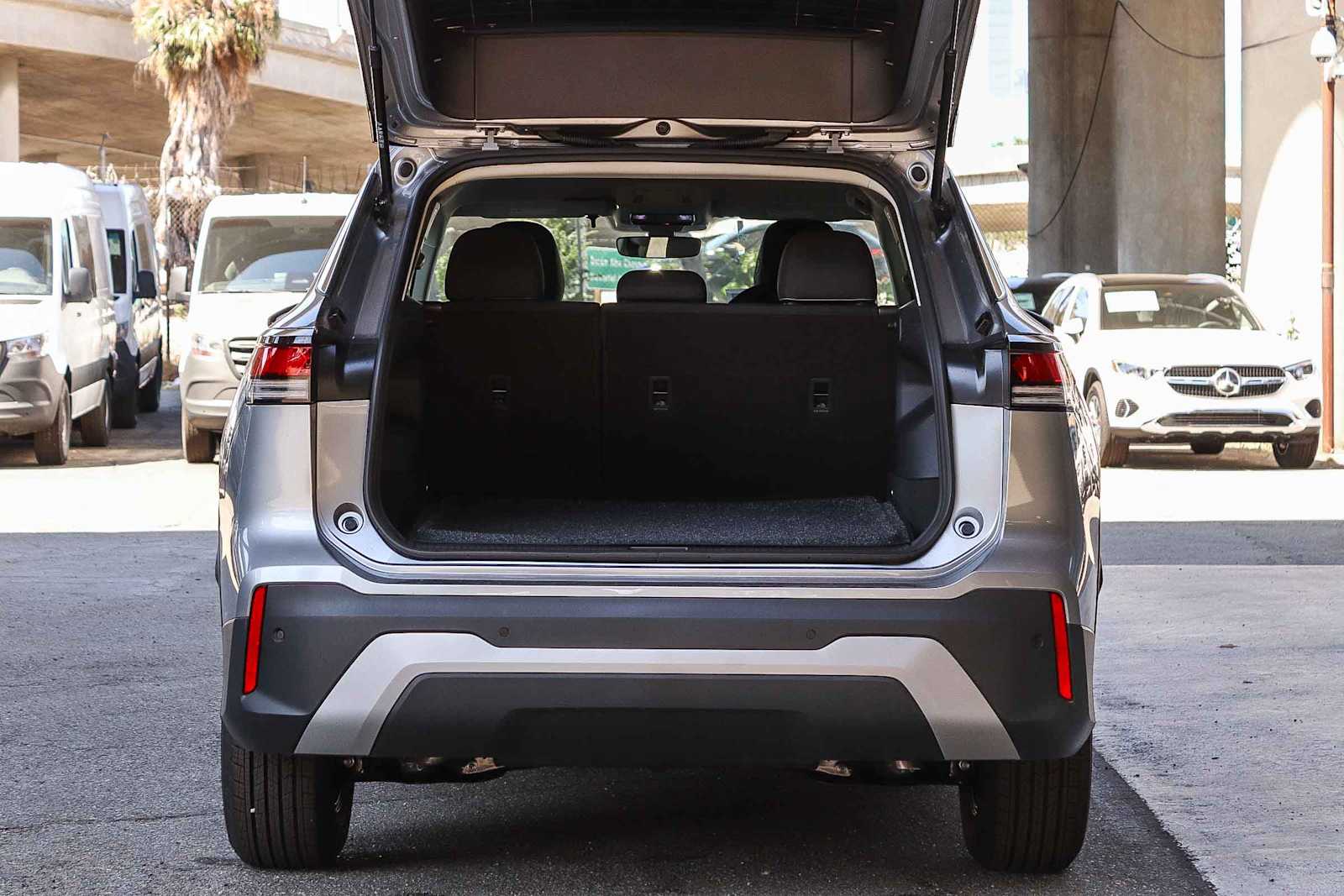 Thumbnail: 2026 Volkswagen Tiguan - 12