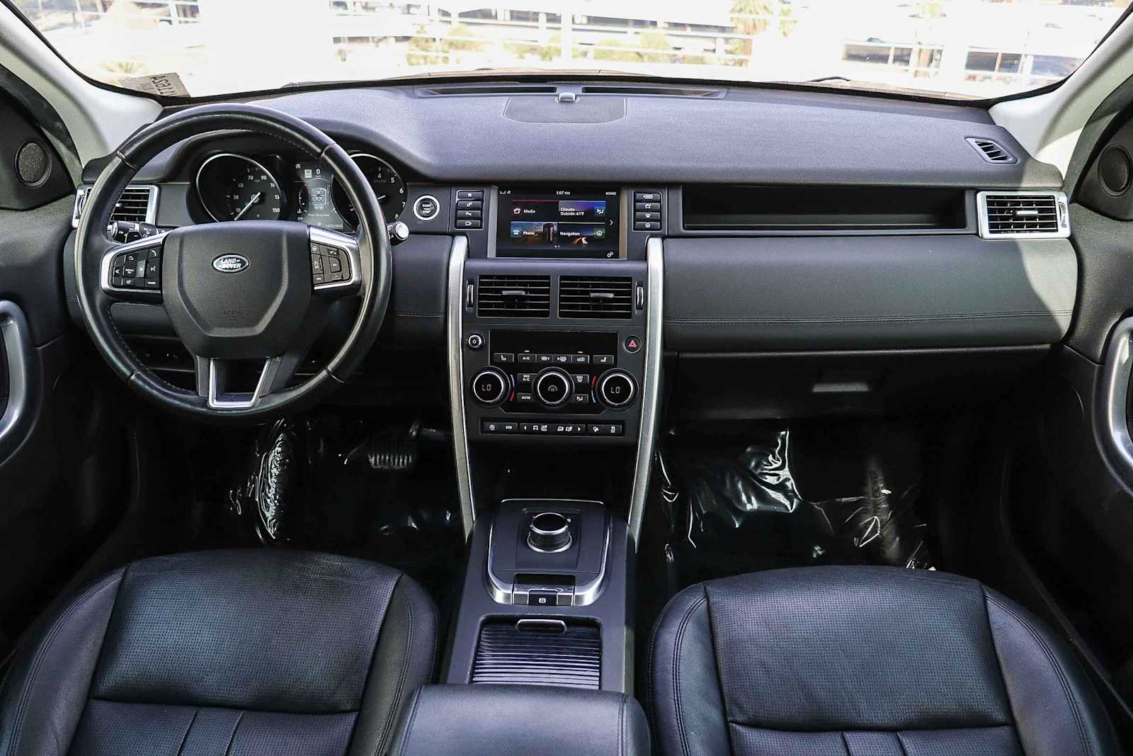 Thumbnail: 2018 Land Rover Discovery Sport - 12