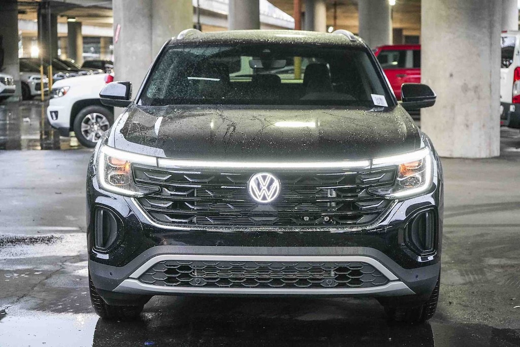 New 2026 Volkswagen Atlas Cross Sport 2.0T SE w/Technology SUV