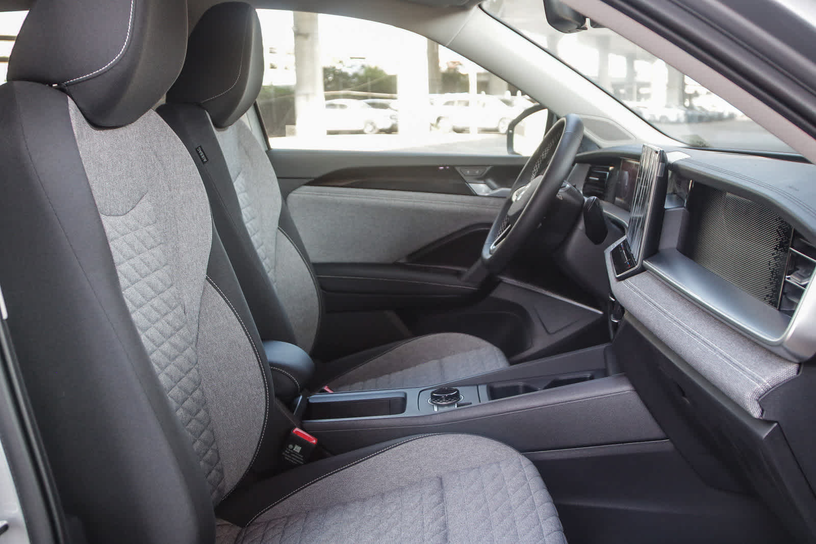 Thumbnail: 2025 Volkswagen Tiguan - 17