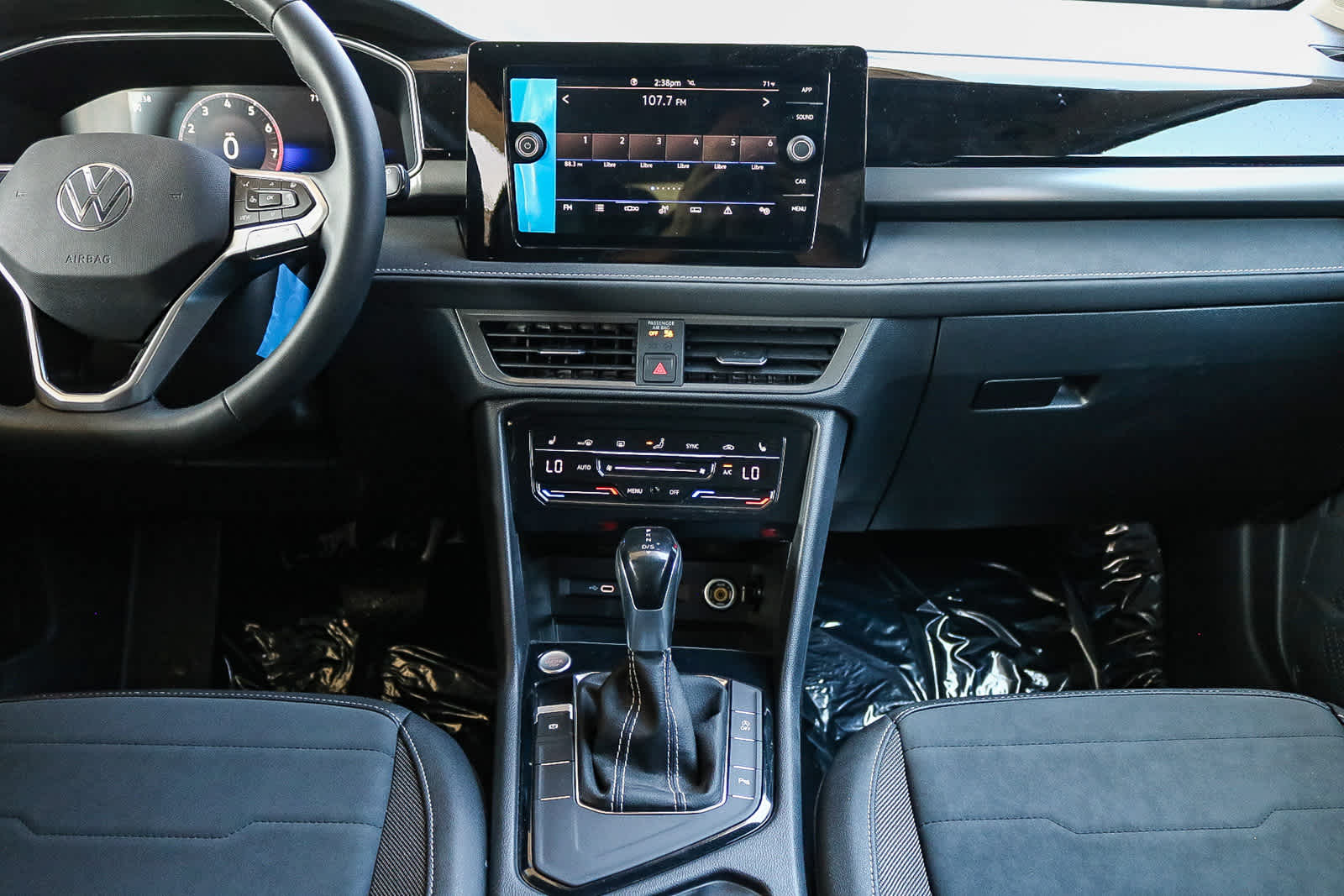 Thumbnail: 2025 Volkswagen Taos - 14