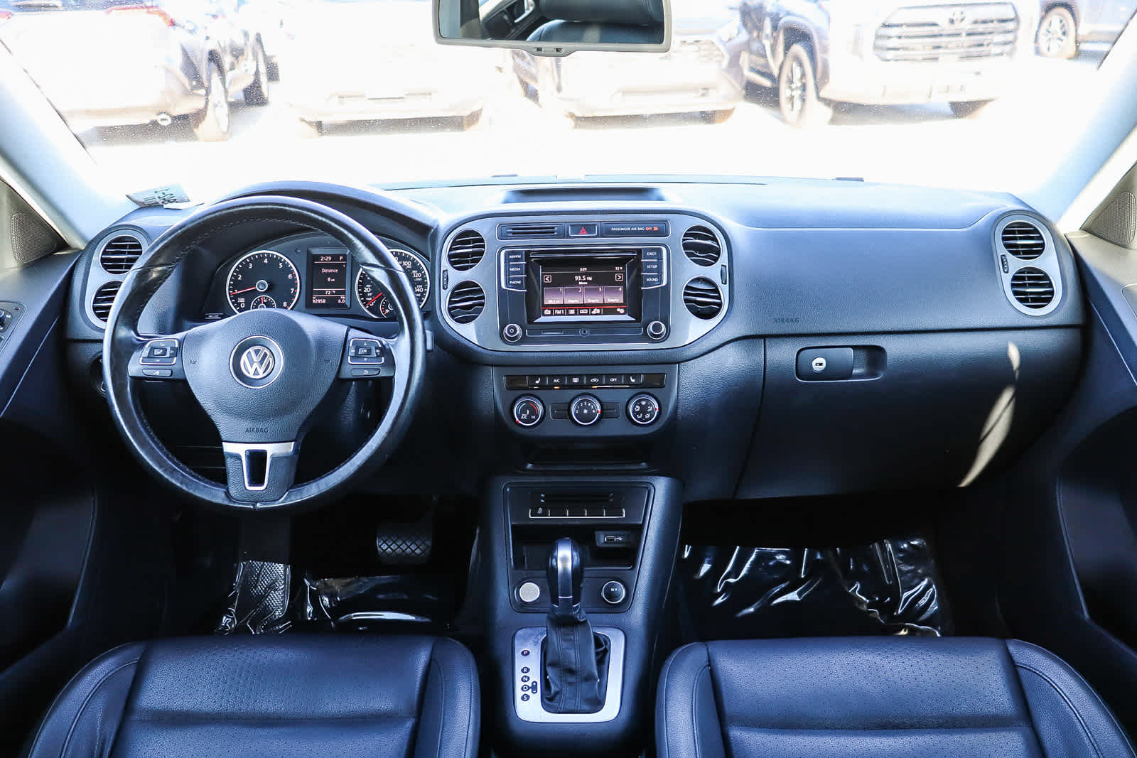 Thumbnail: 2016 Volkswagen Tiguan - 12