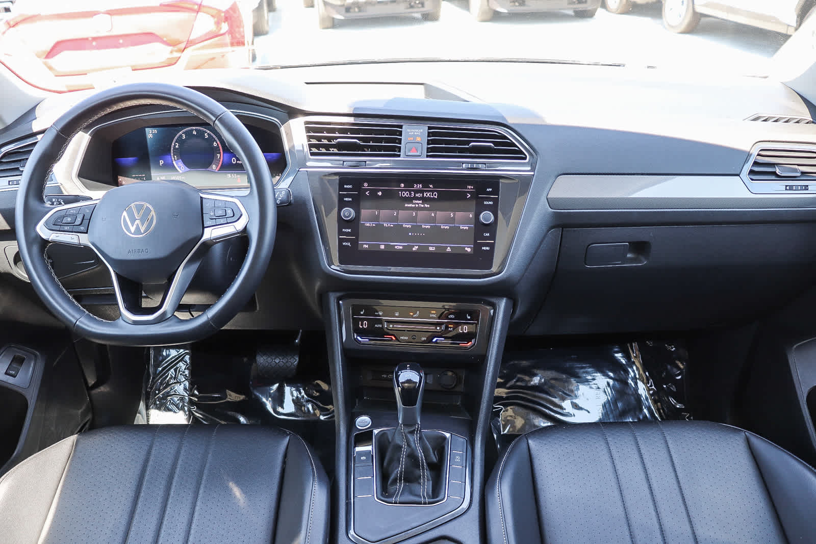 Thumbnail: 2022 Volkswagen Tiguan - 13