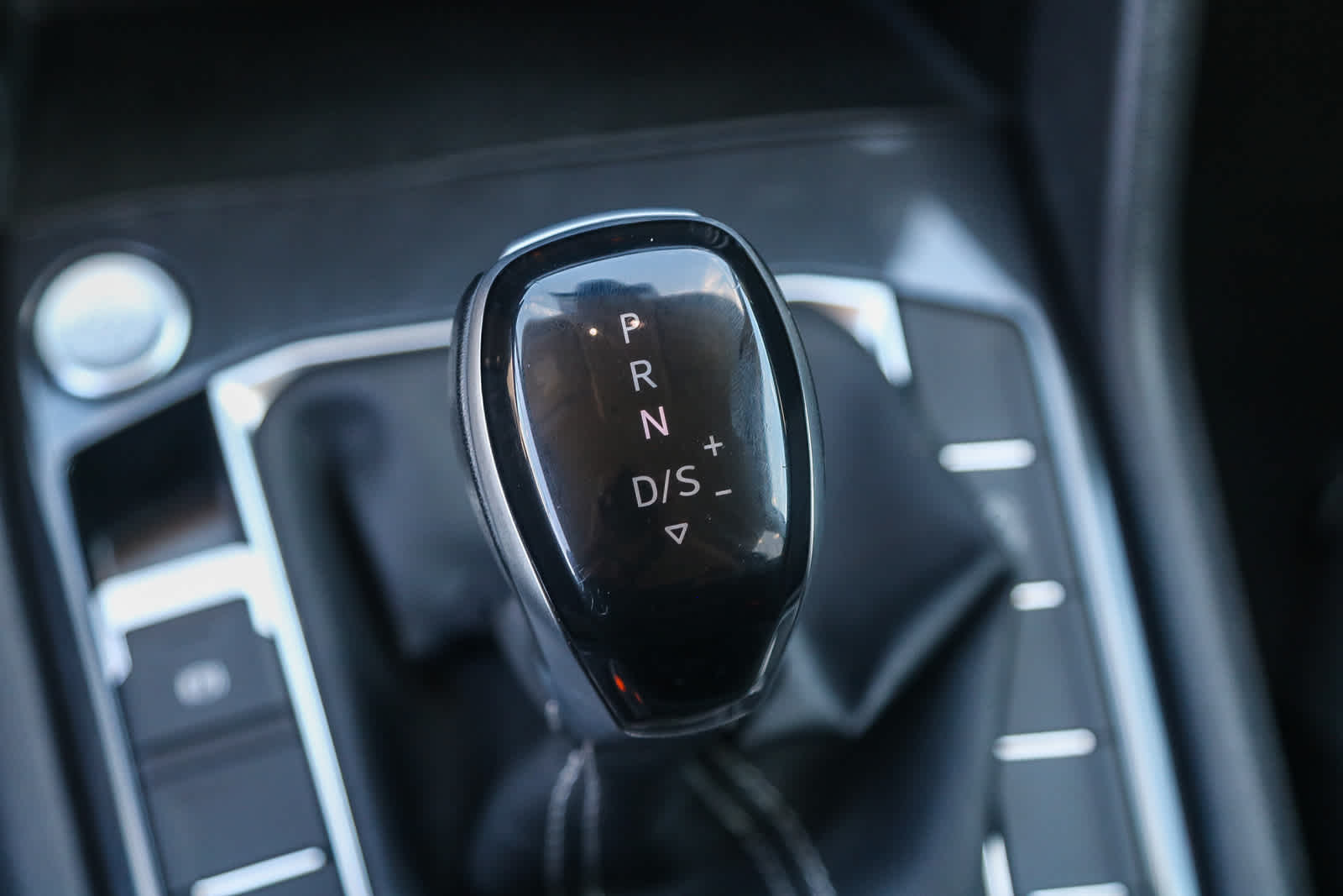 Thumbnail: 2024 Volkswagen Tiguan - 22