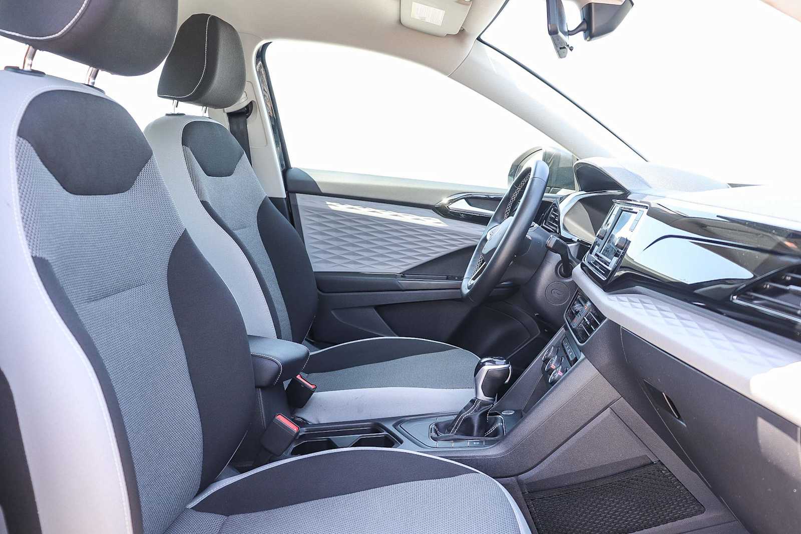 Thumbnail: 2022 Volkswagen Taos - 10