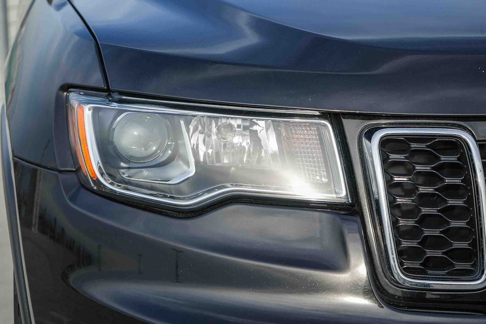 Thumbnail: 2018 Jeep Grand Cherokee - 4