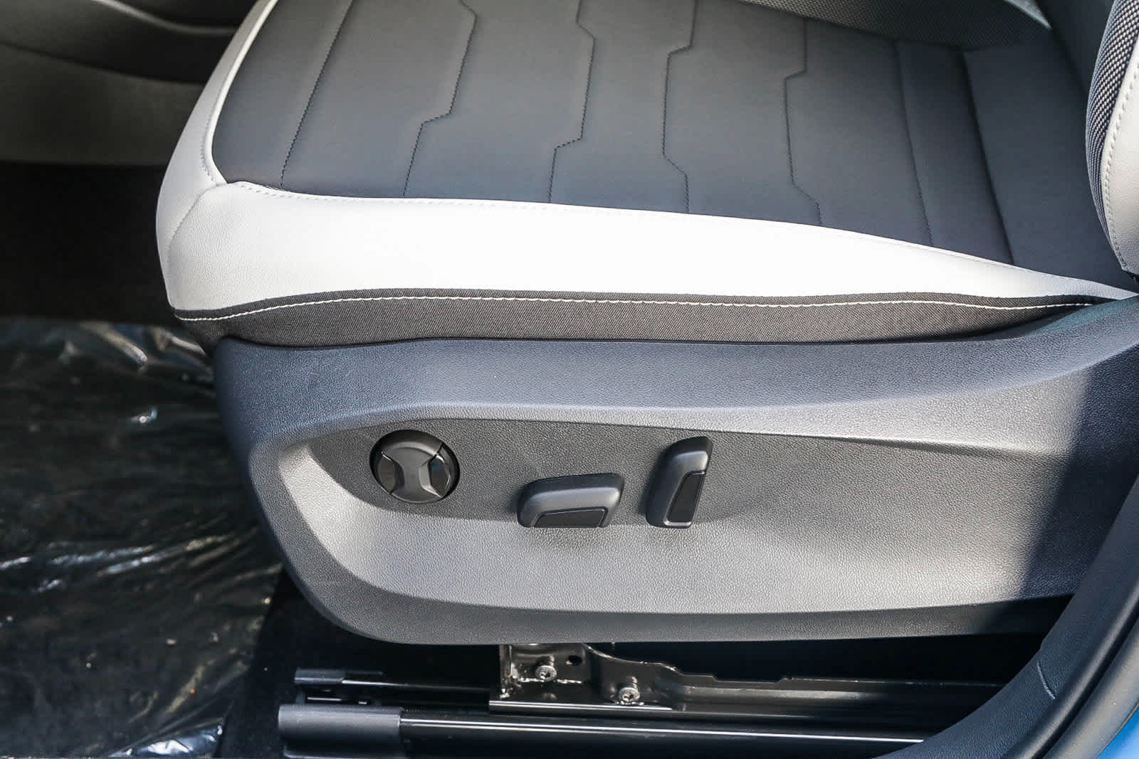 Thumbnail: 2025 Volkswagen Taos - 20