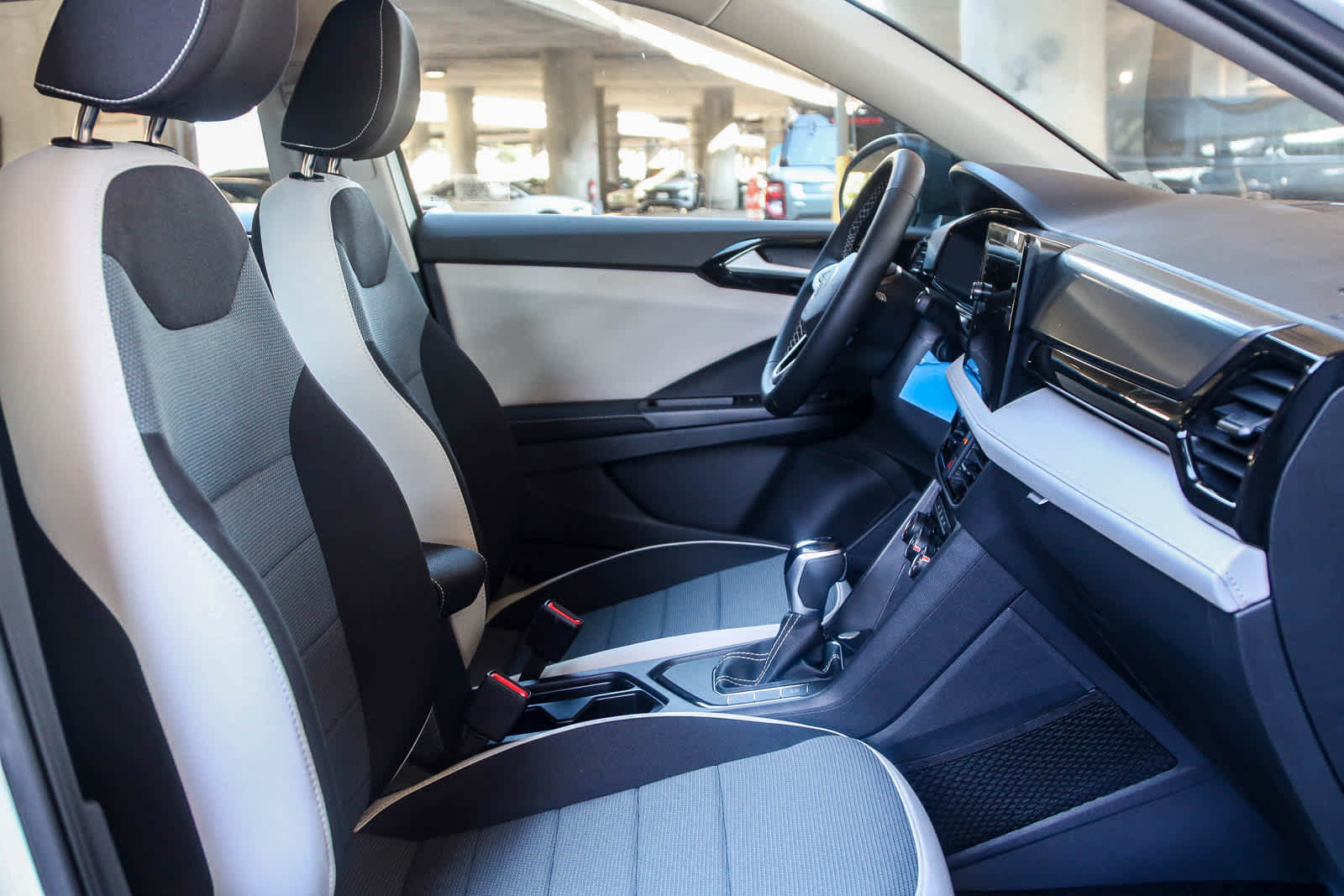 Thumbnail: 2025 Volkswagen Taos - 17