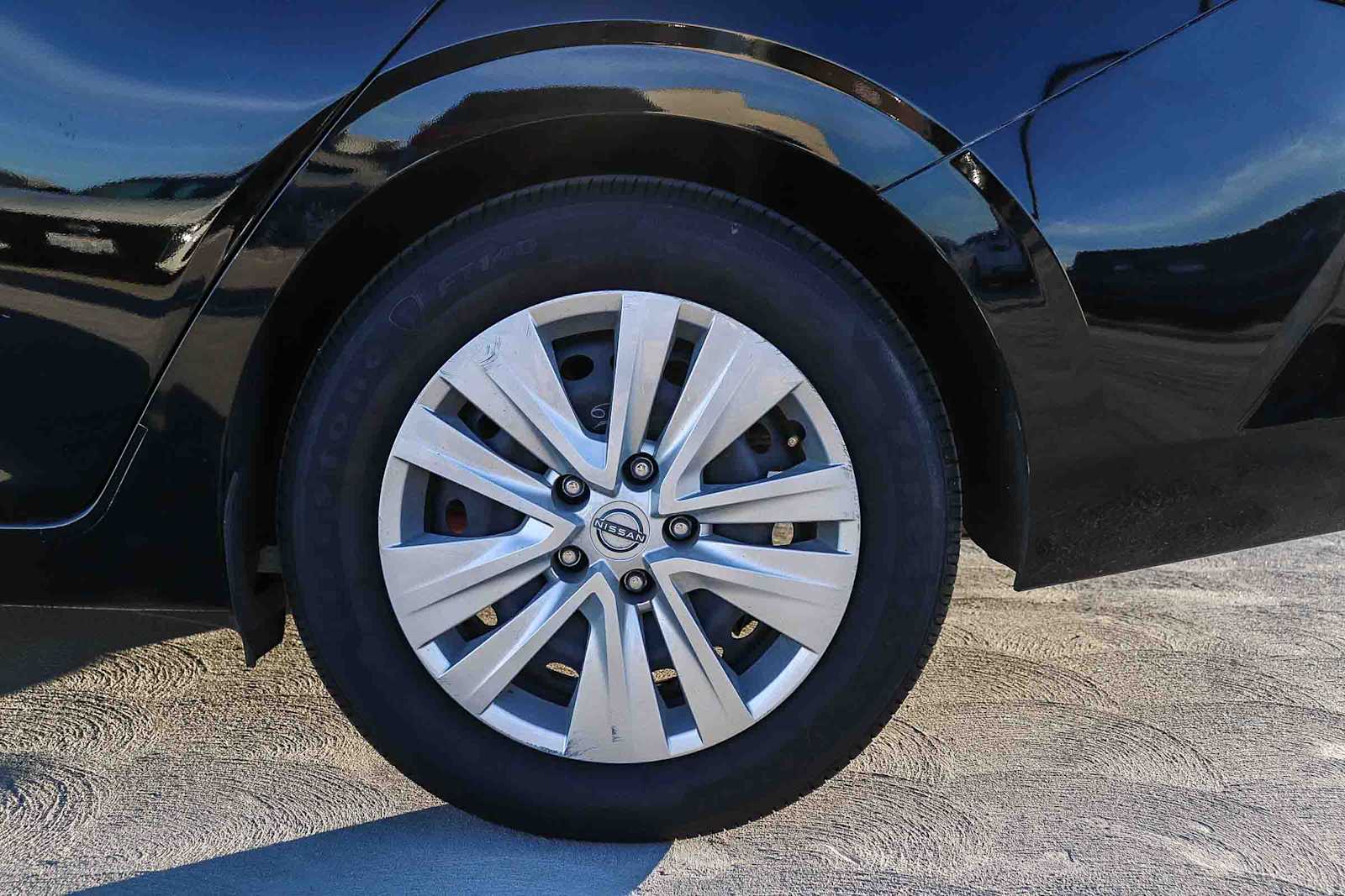 Thumbnail: 2024 Nissan Sentra - 10