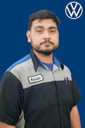 Staff member Kenneth Lopez from ID_322b90aea5b7