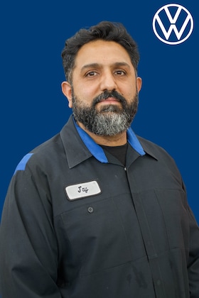 Staff member Jay Gill from ID_322b90aea5b7