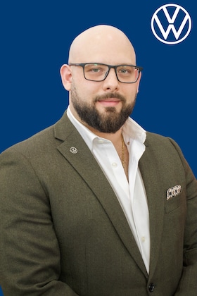 Staff member Kostantinos Papavasiliou from ID_322b90aea5b7