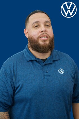 Miembro del personal Henry Canas de ID_f4cd7918bf98