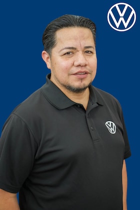 Staff member Edi Lino (English/Spanish) from ID_a0607ecb975d