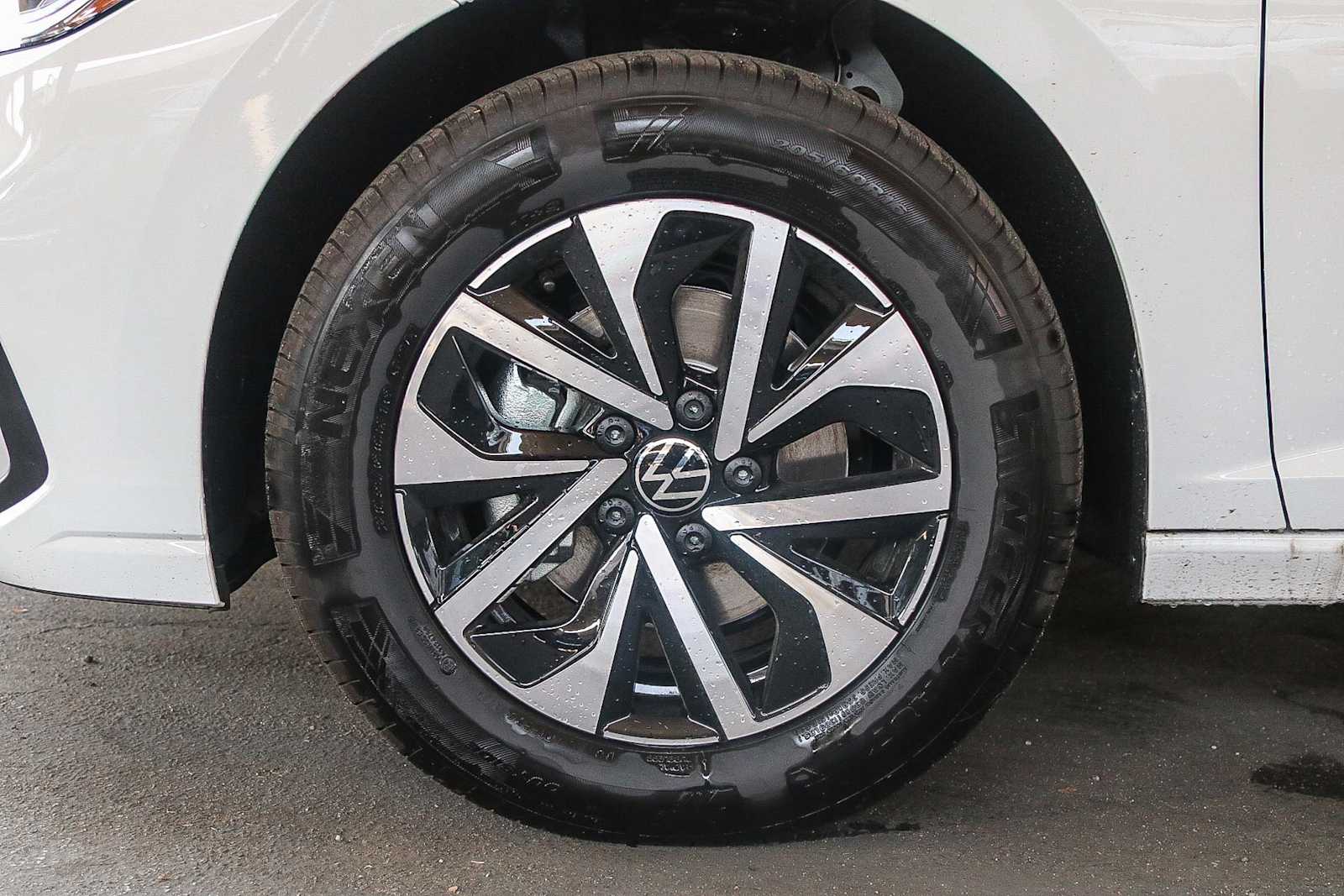 Thumbnail: 2025 Volkswagen Jetta - 11