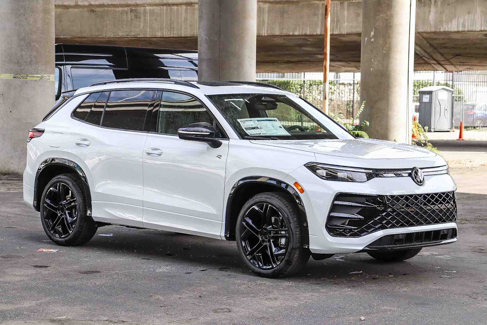 Thumbnail: 2026 Volkswagen Tiguan - 3