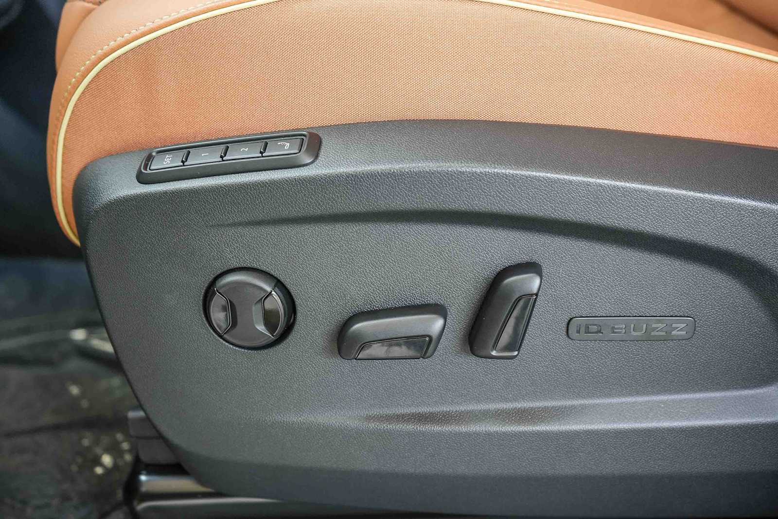 Thumbnail: 2025 Volkswagen ID.Buzz - 23