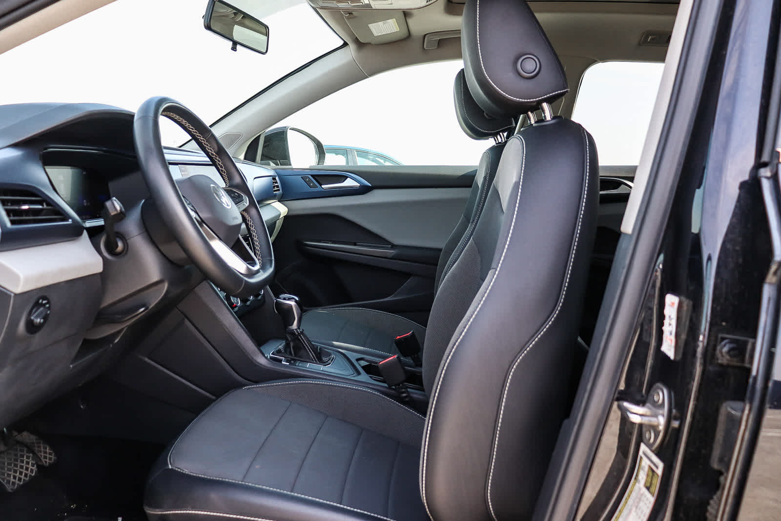 Thumbnail: 2022 Volkswagen Taos - 18