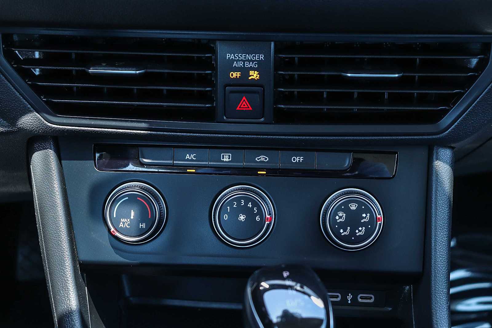 Thumbnail: 2024 Volkswagen Jetta - 13