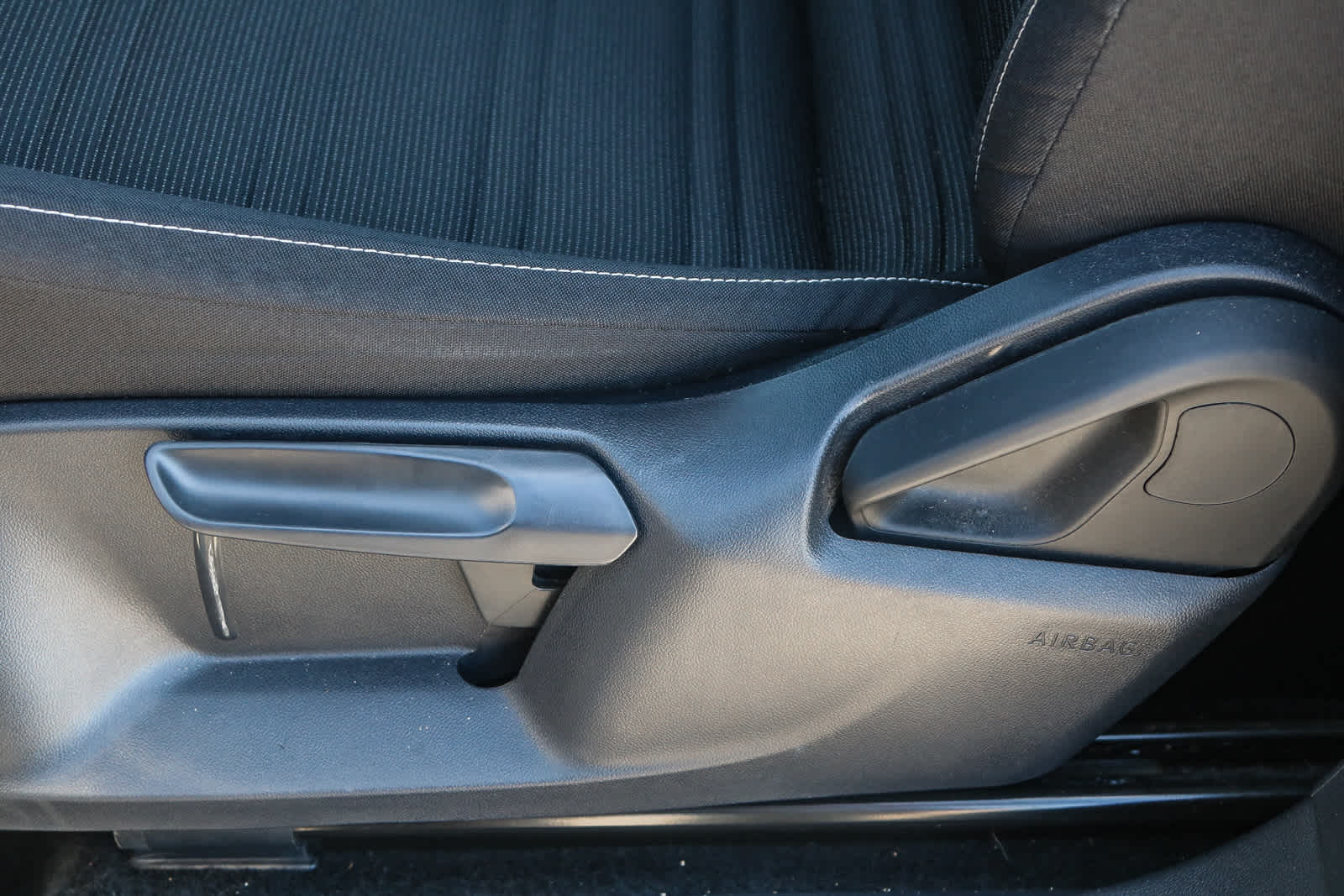 Thumbnail: 2024 Volkswagen Tiguan - 23