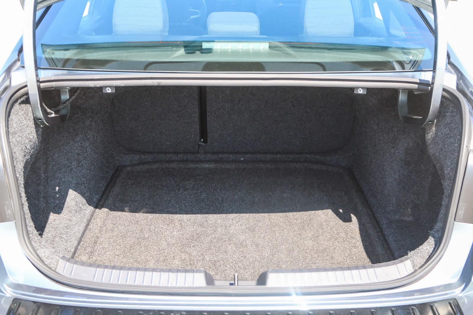 Thumbnail: 2023 Volkswagen Jetta - 28