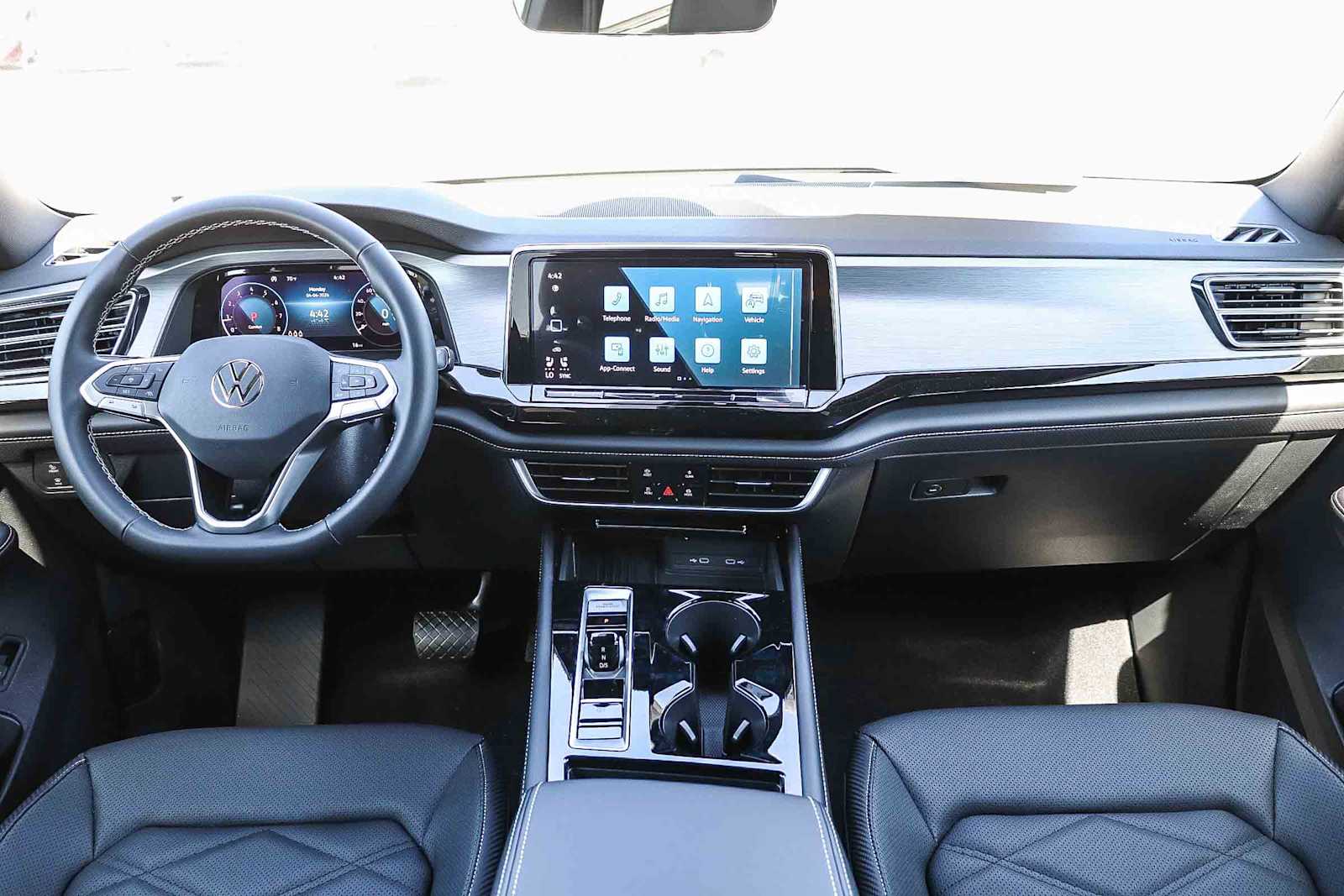 Thumbnail: 2026 Volkswagen Atlas - 14