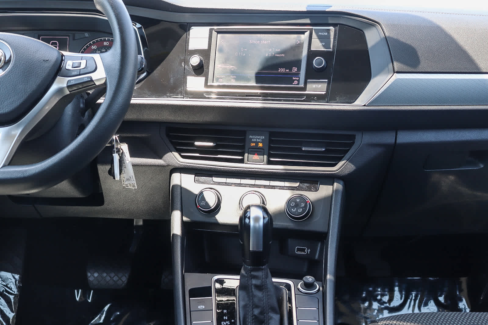 Thumbnail: 2019 Volkswagen Jetta - 14