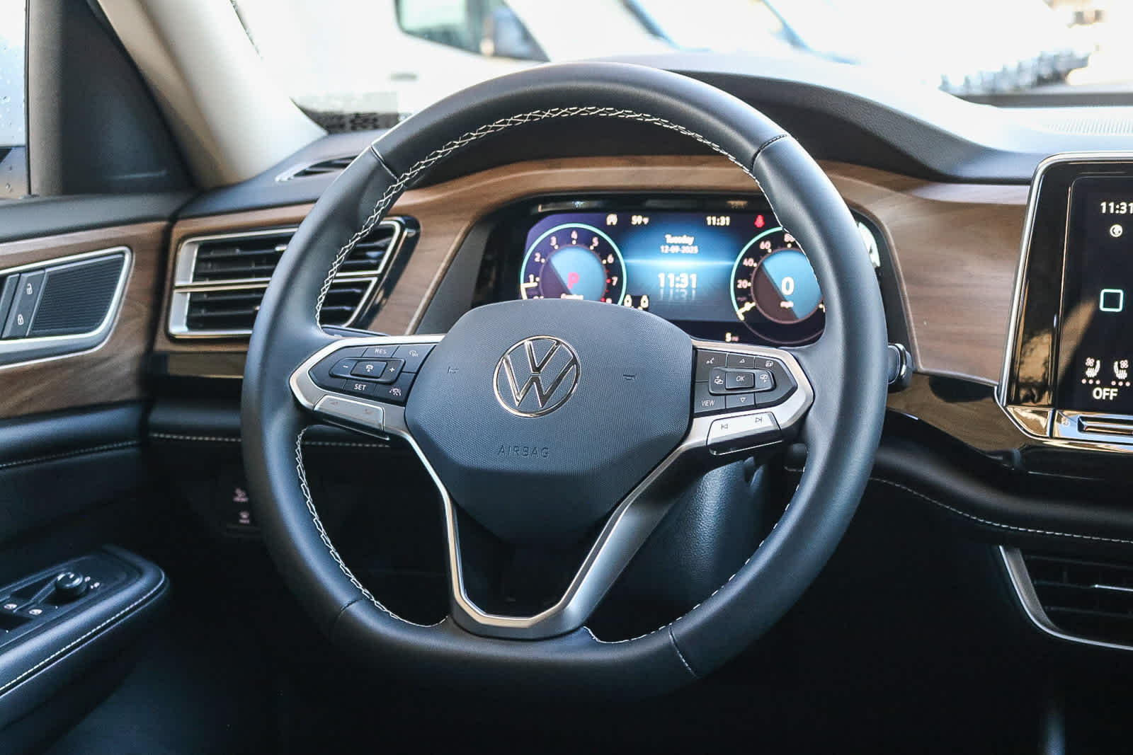 Thumbnail: 2026 Volkswagen Atlas - 17