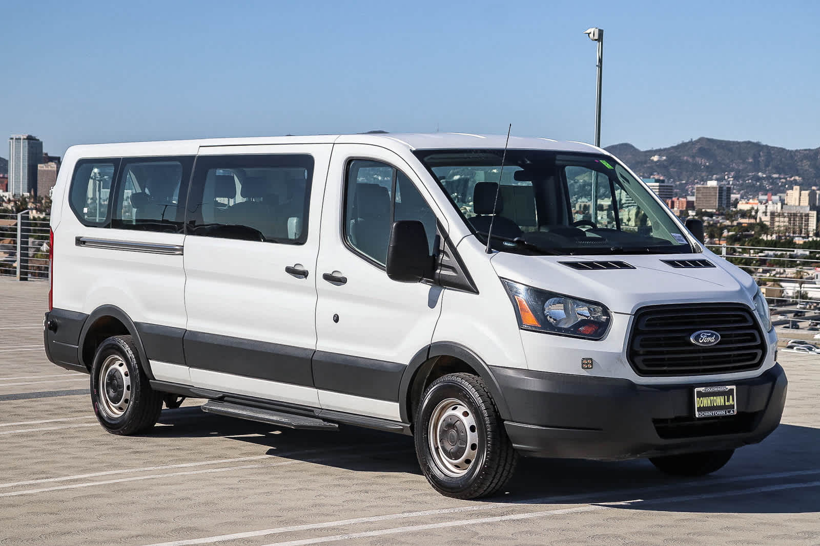 Thumbnail: 2018 Ford Transit Series - 3