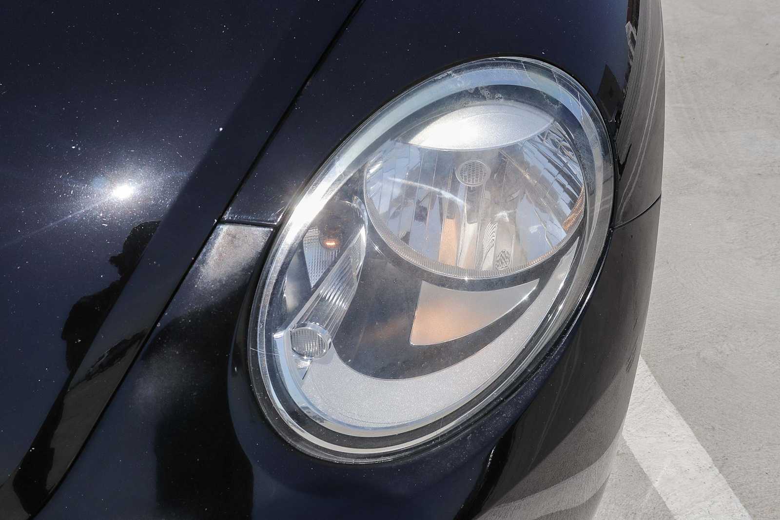 Thumbnail: 2016 Volkswagen Beetle - 8