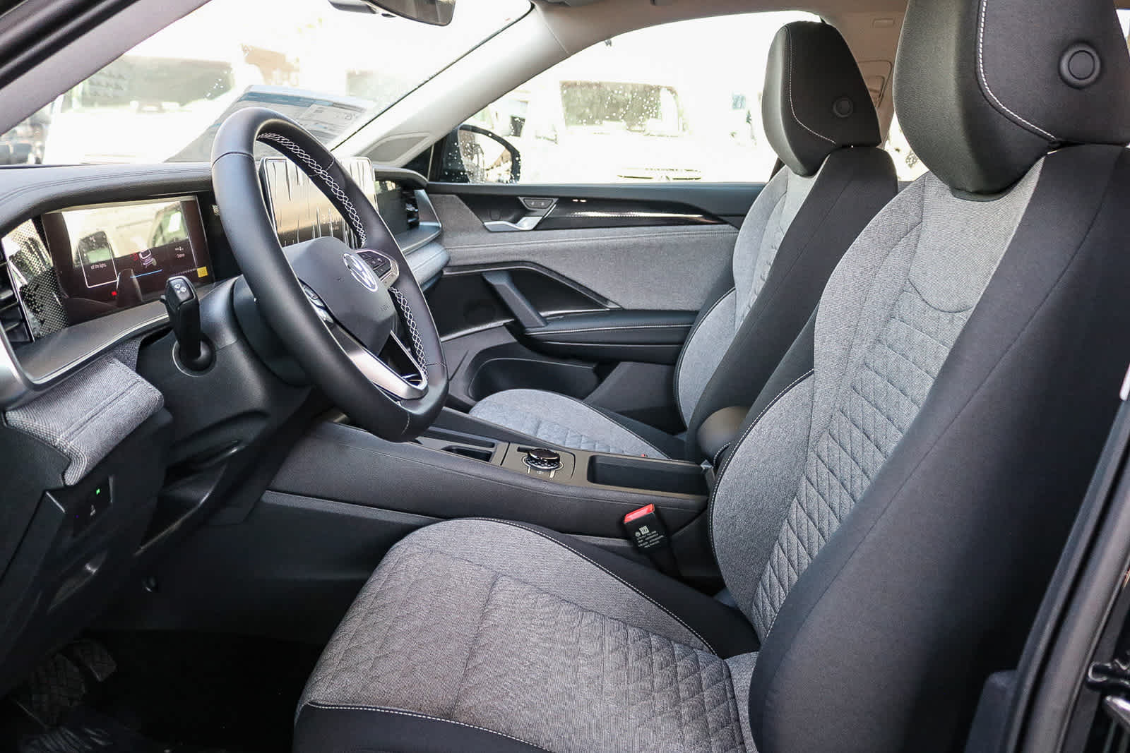 Thumbnail: 2025 Volkswagen Tiguan - 17