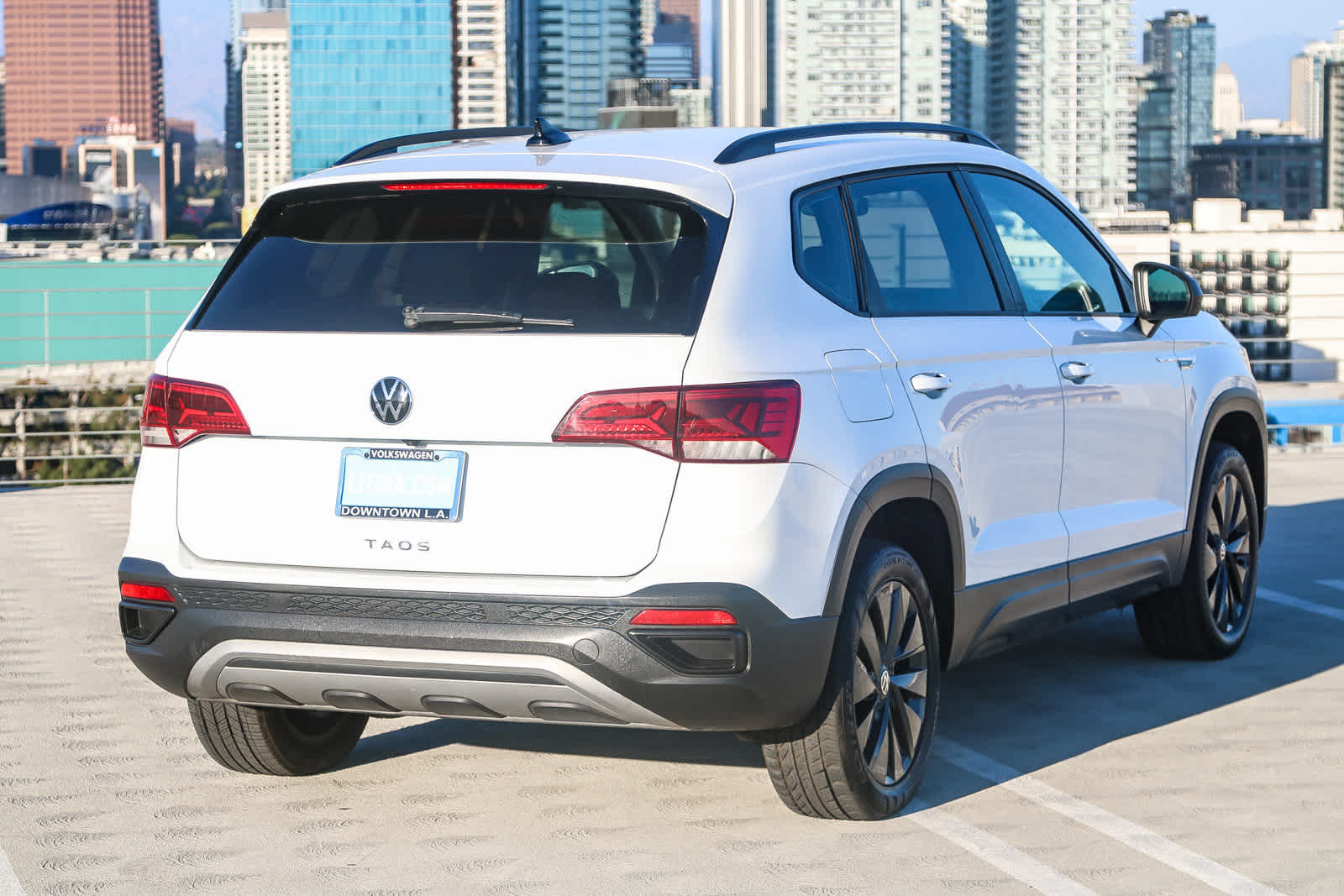 Thumbnail: 2023 Volkswagen Taos - 6
