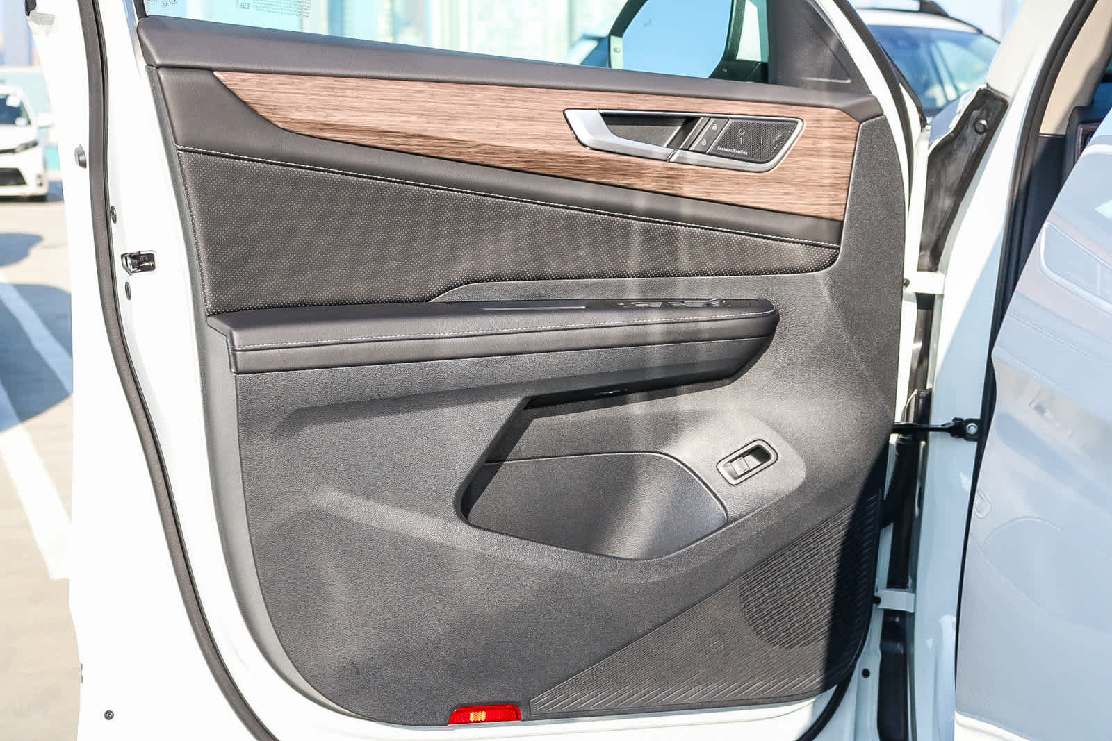 Thumbnail: 2025 Volkswagen Atlas - 22