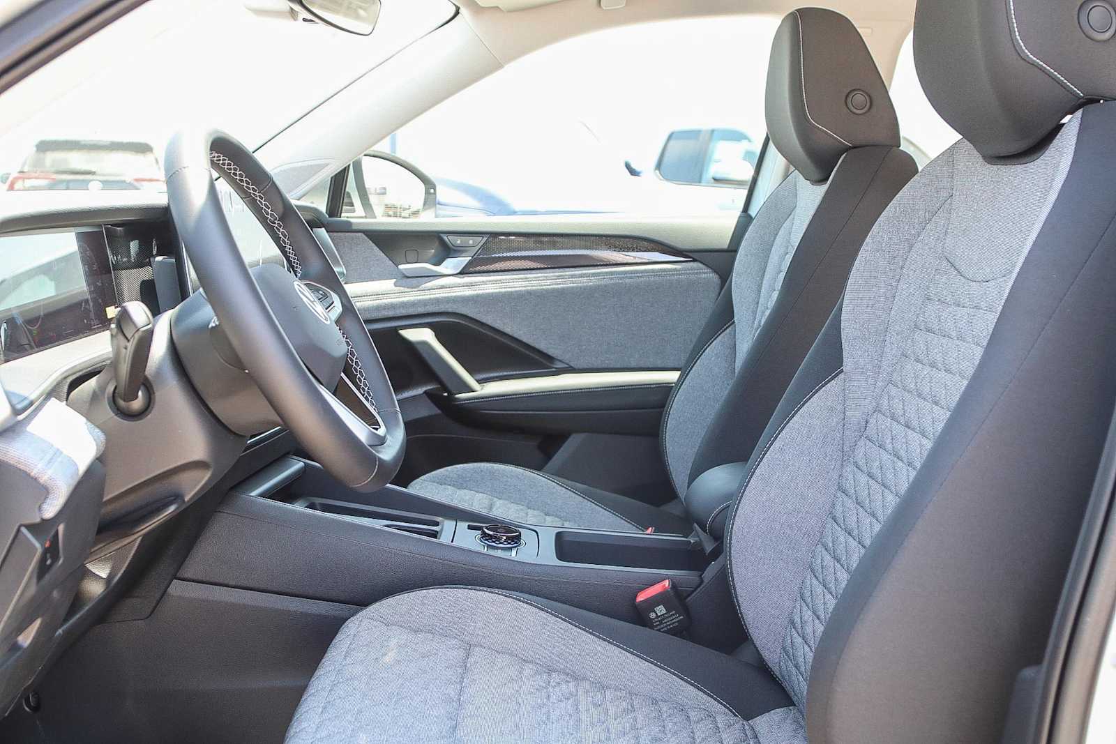 Thumbnail: 2025 Volkswagen Tiguan - 19