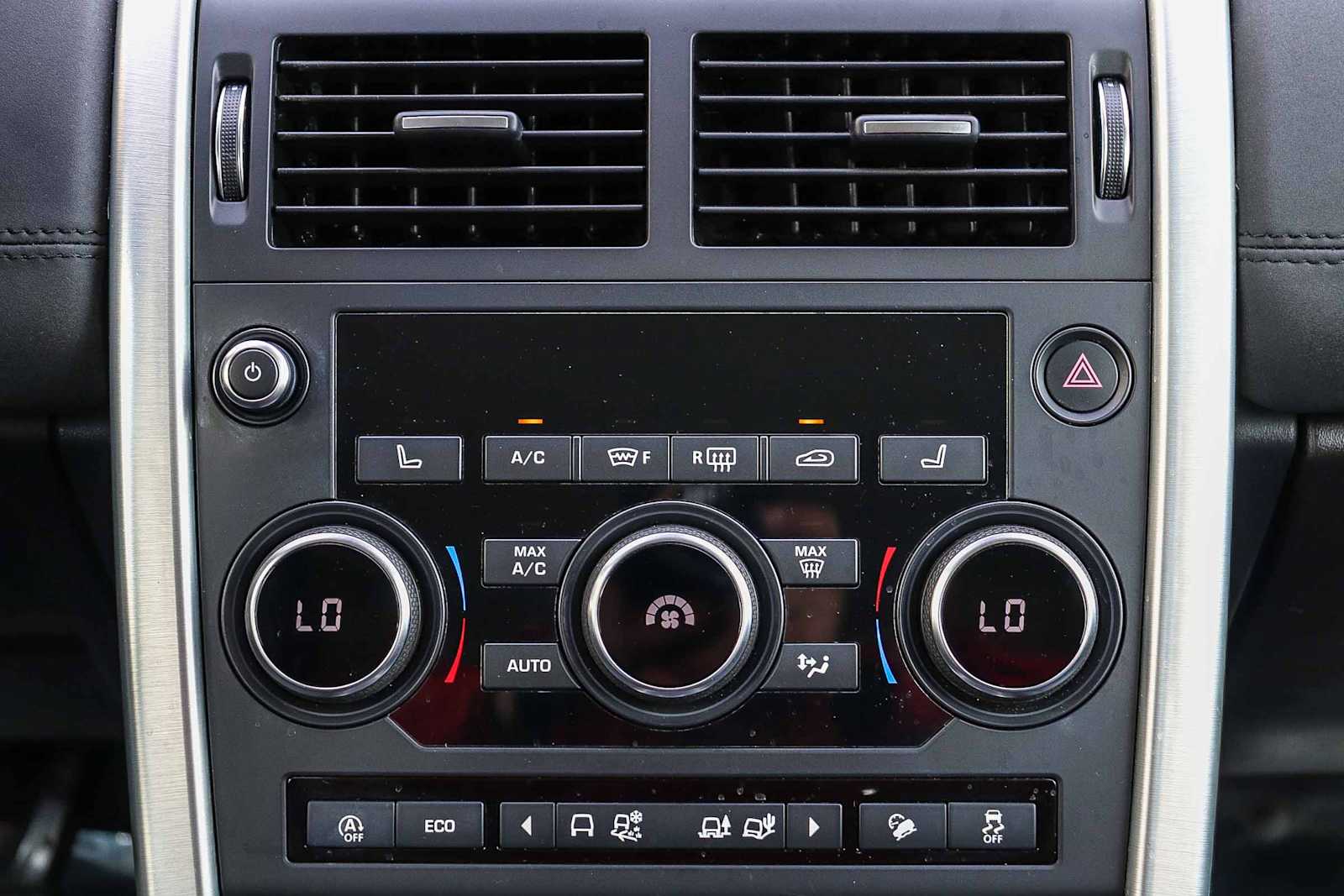 Thumbnail: 2018 Land Rover Discovery Sport - 14