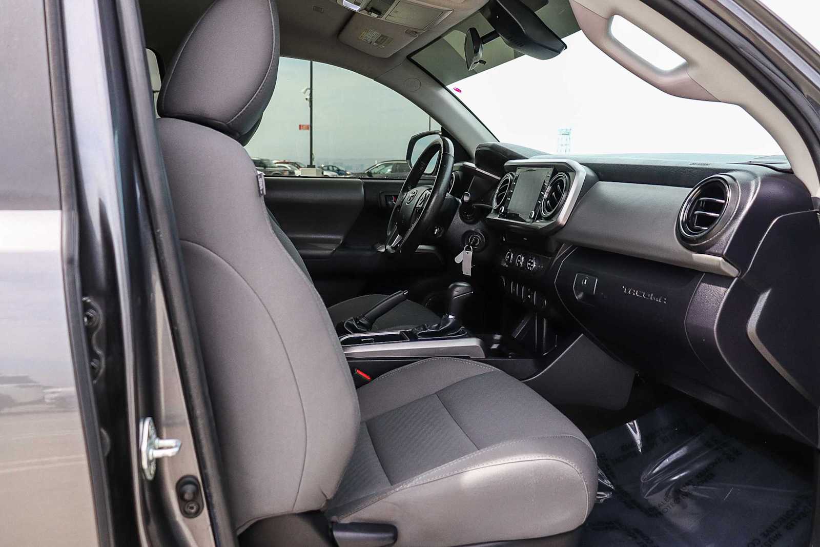 2021 Toyota Tacoma SR5 - Photo 17