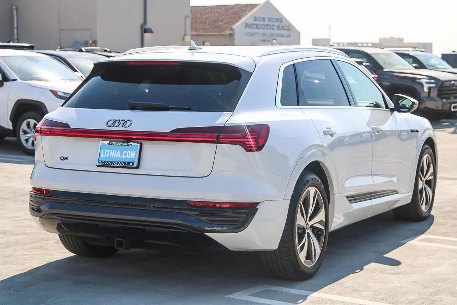 Thumbnail: 2024 Audi Q8 e-tron - 6
