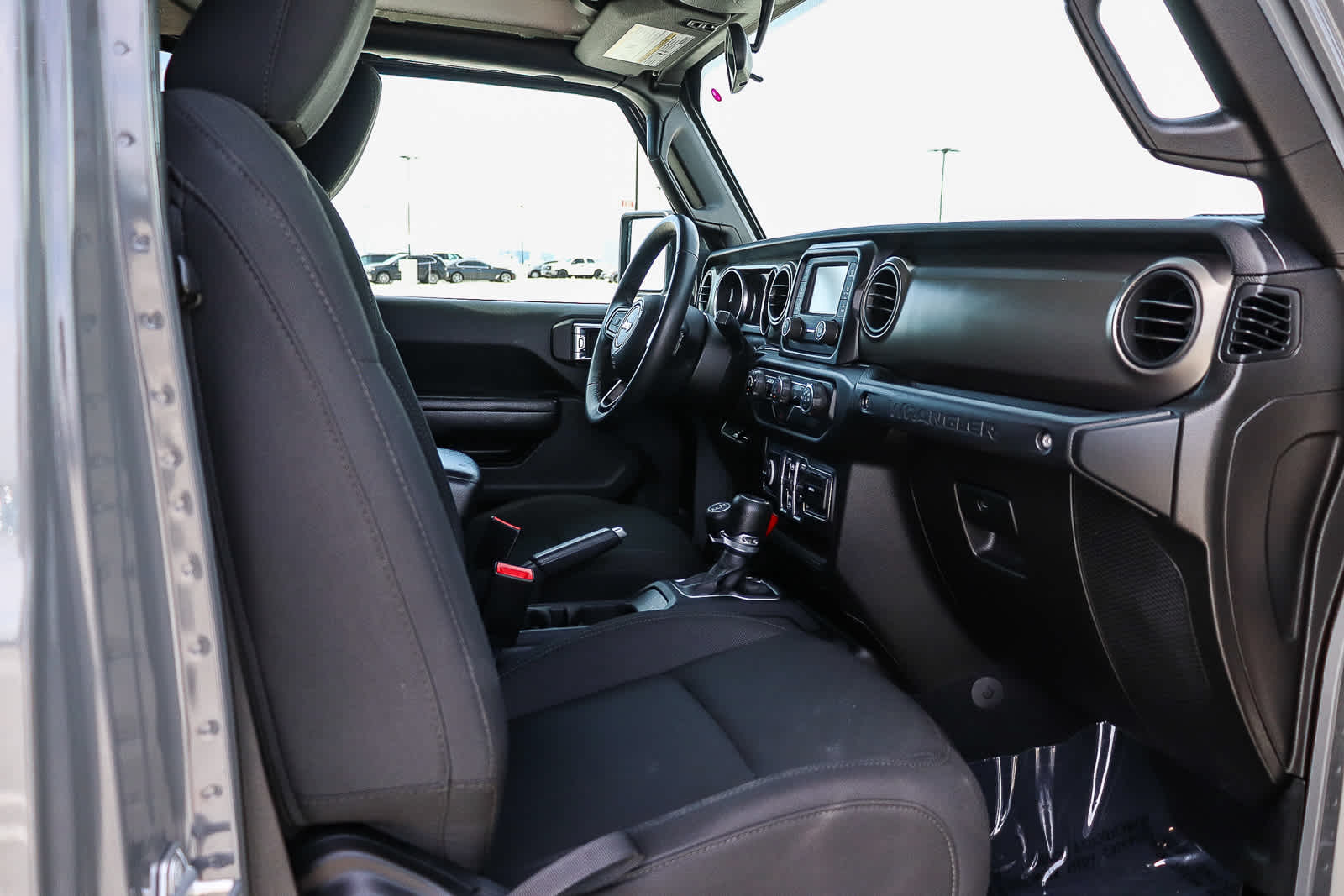 Thumbnail: 2018 Jeep Wrangler - 17